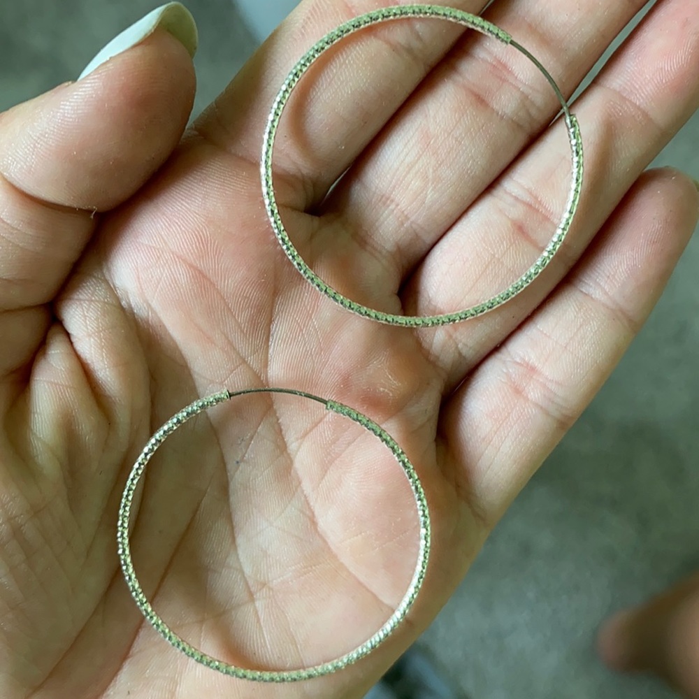 Sliver hoop earrings